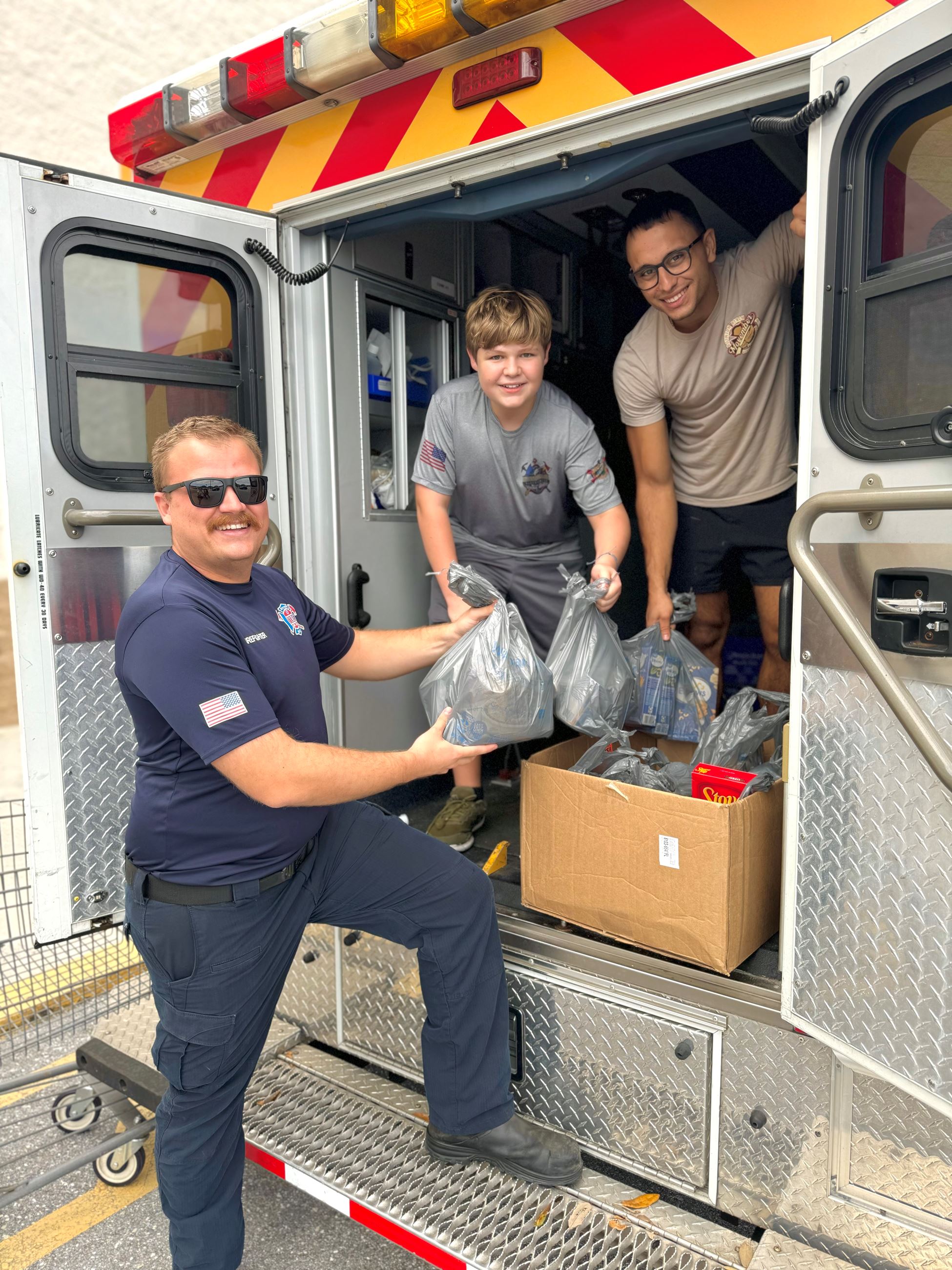 111924 Food Drive Photo 2